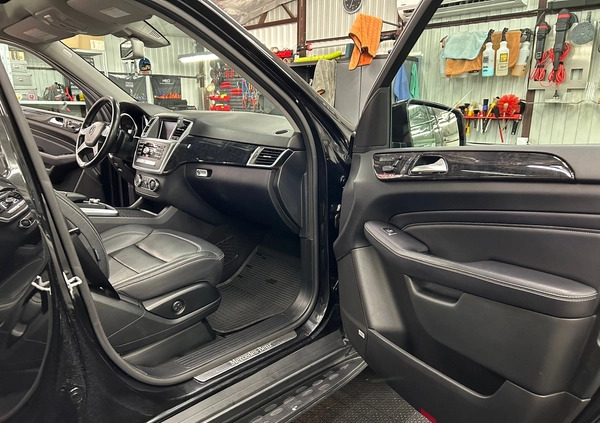 Mercedes-Benz ML cena 74900 przebieg: 167200, rok produkcji 2012 z Ostrowiec Świętokrzyski małe 379